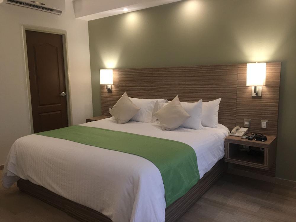 Wyndham Garden Monterrey Valle Real Zewnętrze zdjęcie