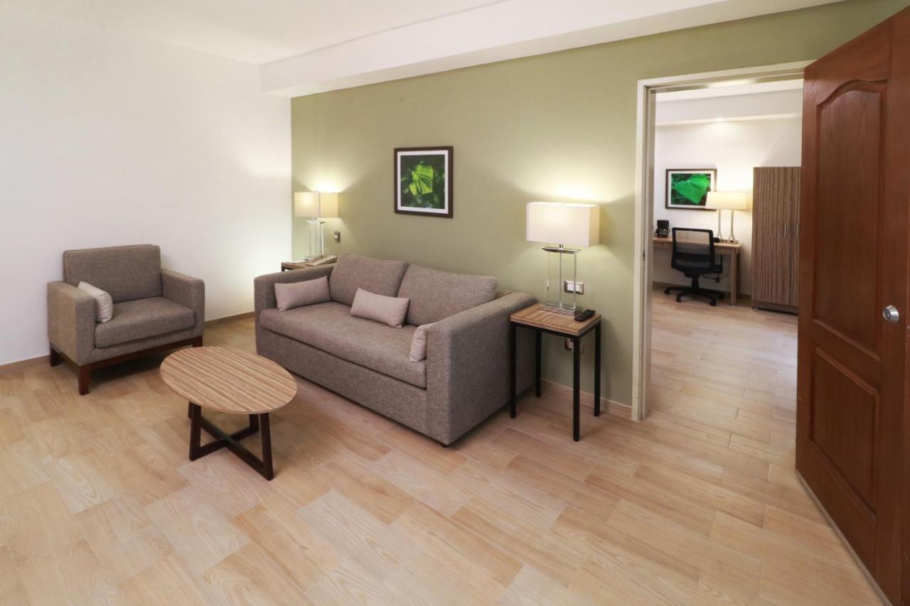 Wyndham Garden Monterrey Valle Real Zewnętrze zdjęcie